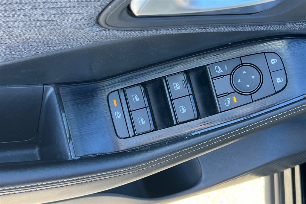 2023 Nissan Rogue SV photo 13