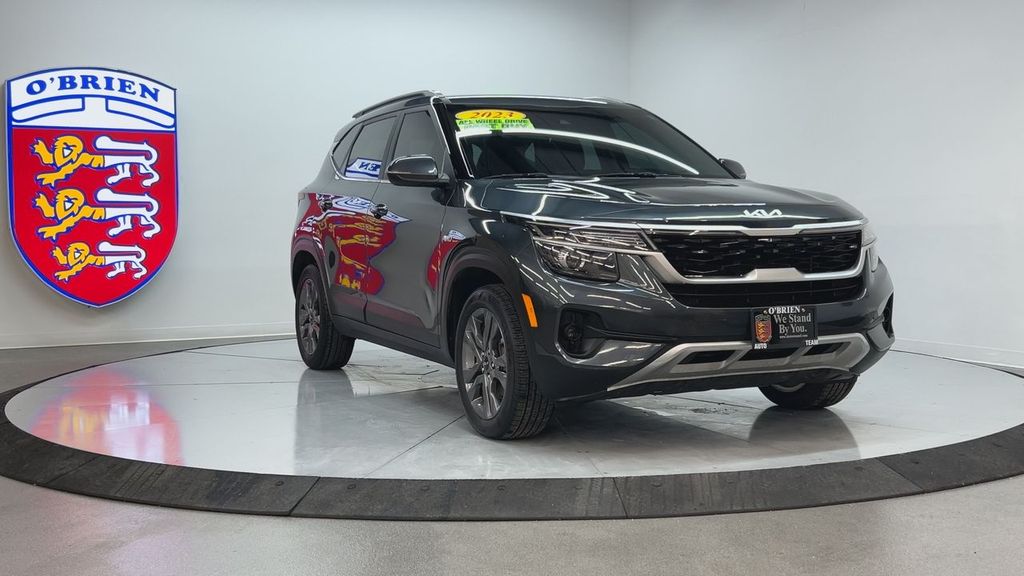 2023 Kia Seltos S's photo