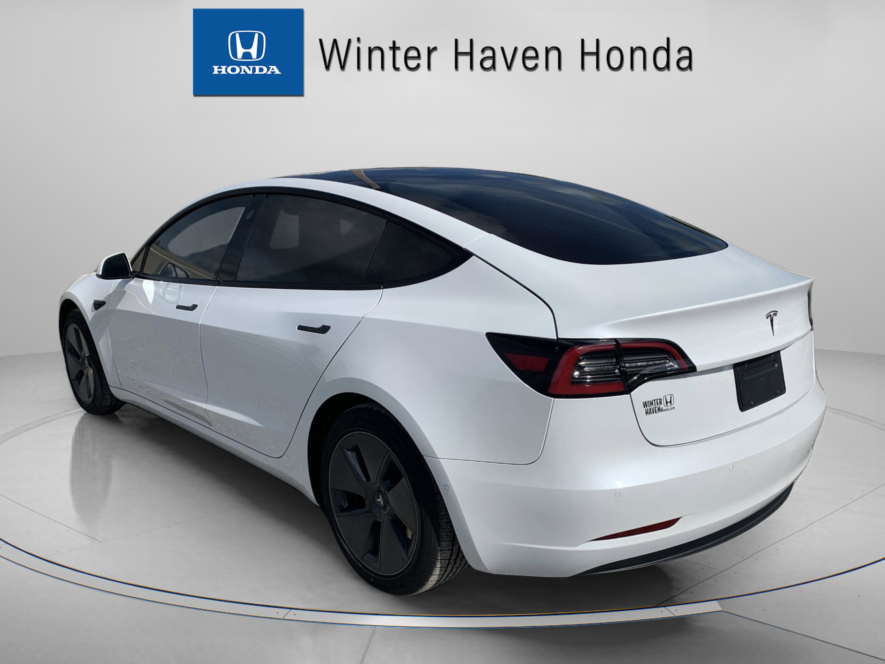 2021 Tesla Model 3 Standard Range Plus photo 4