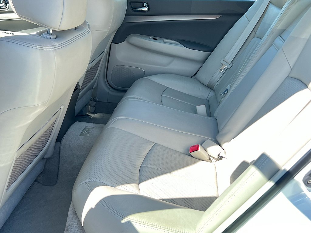 2013 Infiniti G37 Journey photo 7