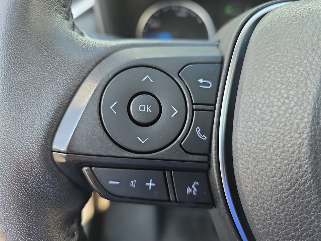 2022 Toyota RAV4 Hybrid SE photo 17