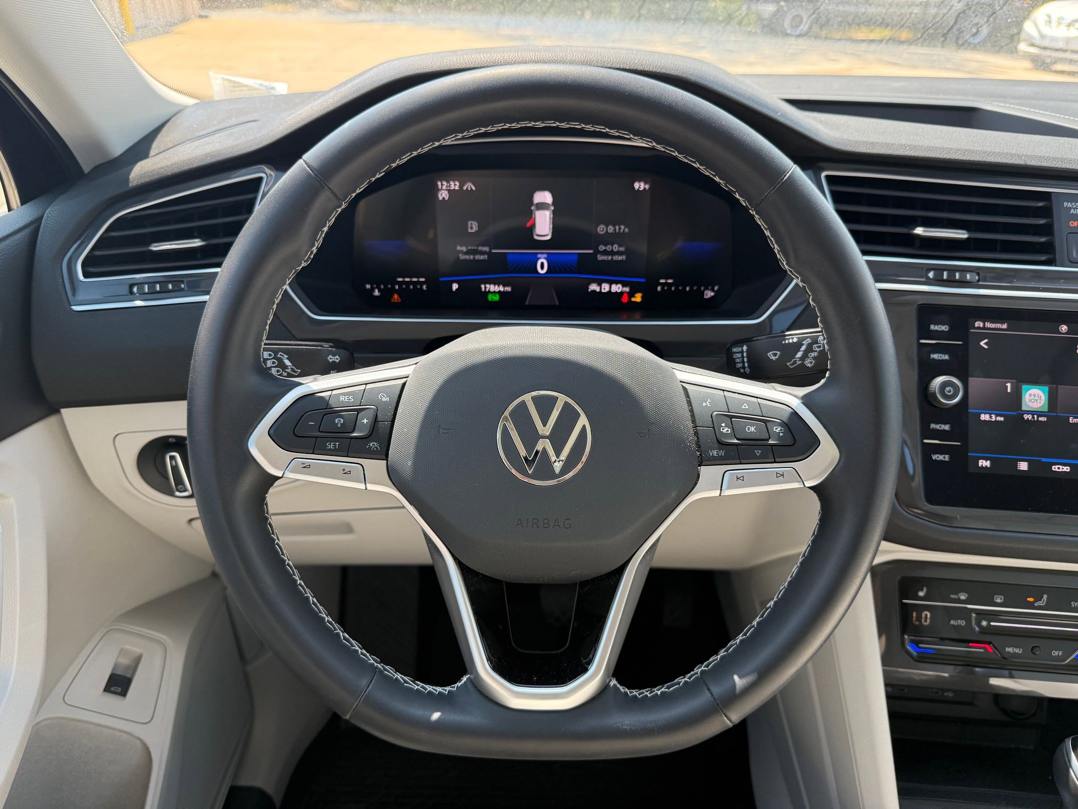 2024 Volkswagen Tiguan SE Wolfsburg Edition photo 14