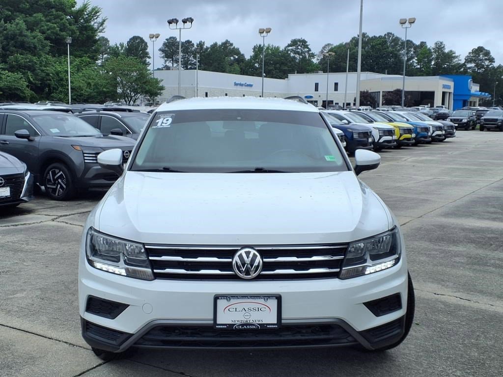 2019 Volkswagen Tiguan SE photo 2
