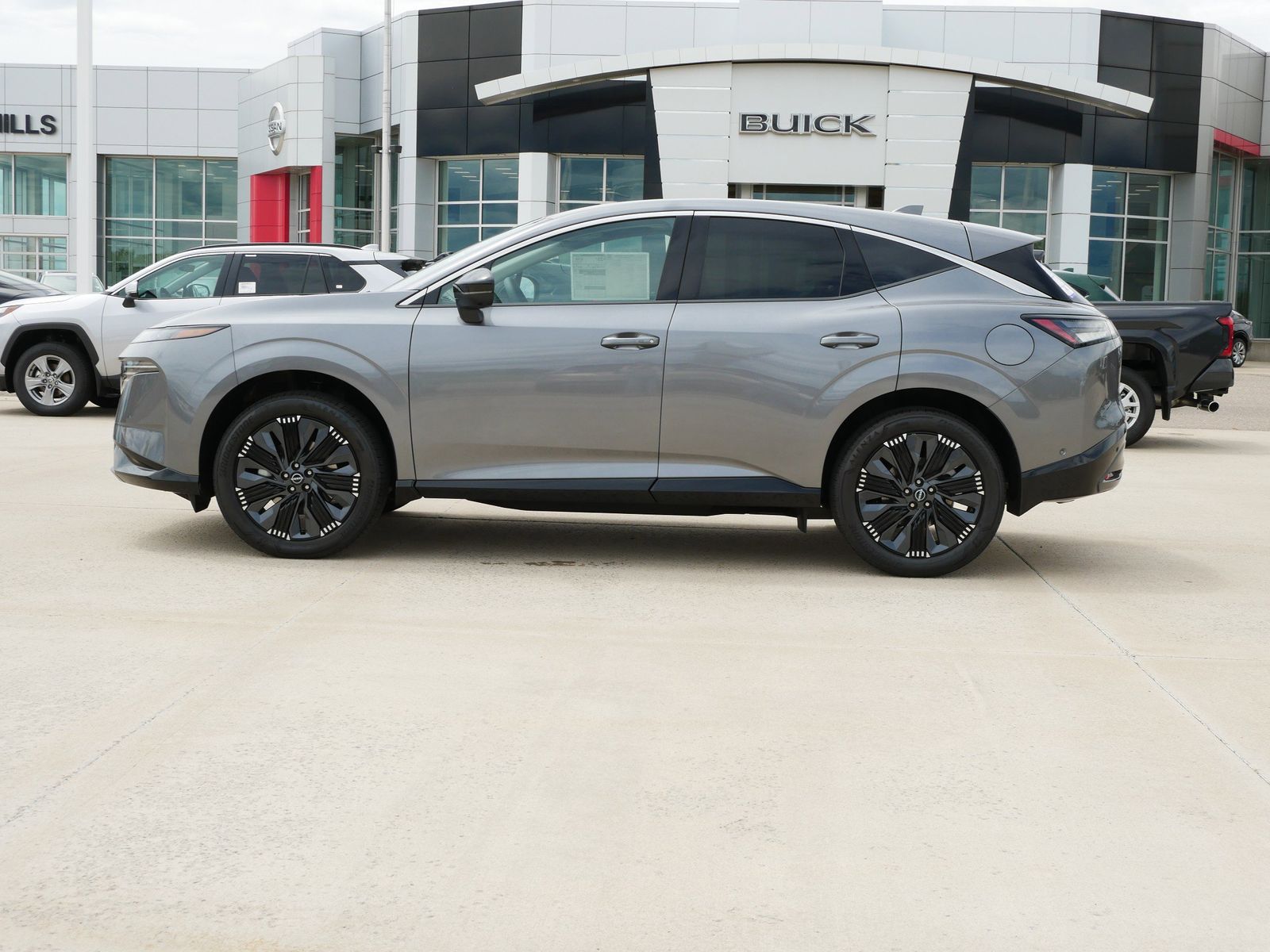 2025 Nissan Murano Platinum photo 2