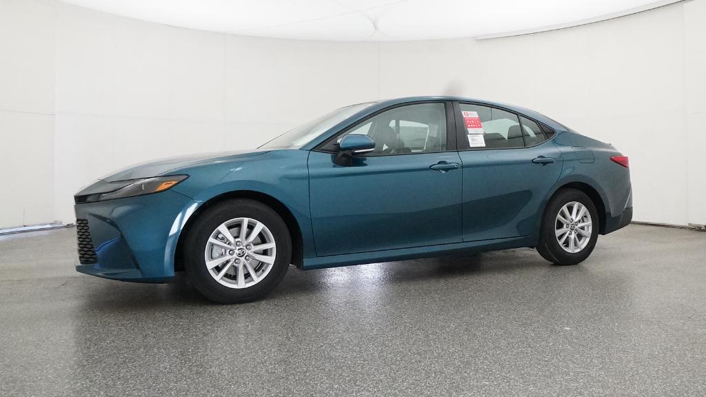 2026 Toyota Camry LE photo 8