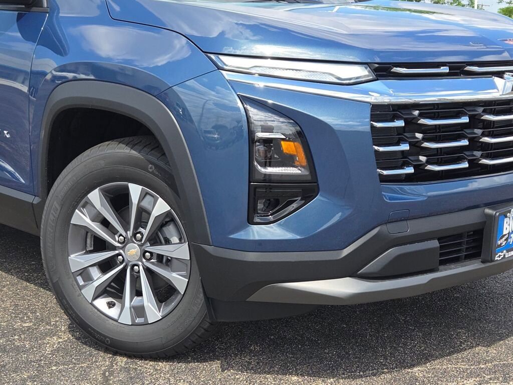 2026 Chevrolet Equinox LT photo 2