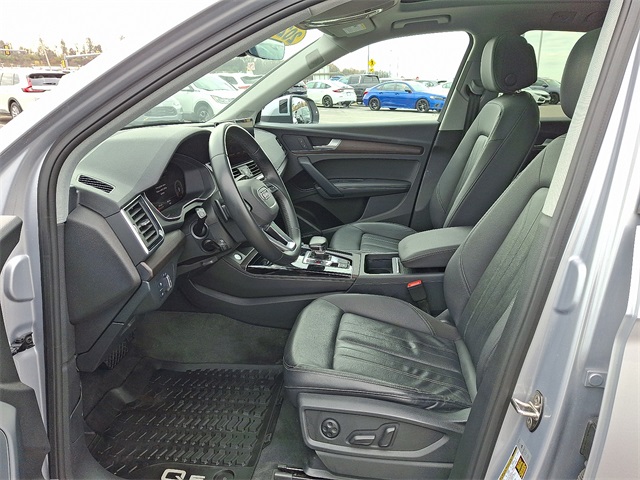 2022 Audi Q5 45 S line Premium photo 3