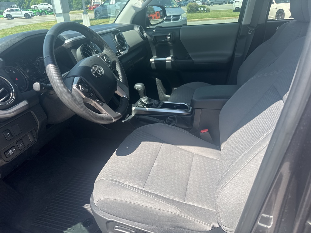 2022 Toyota Tacoma SR5 photo 11