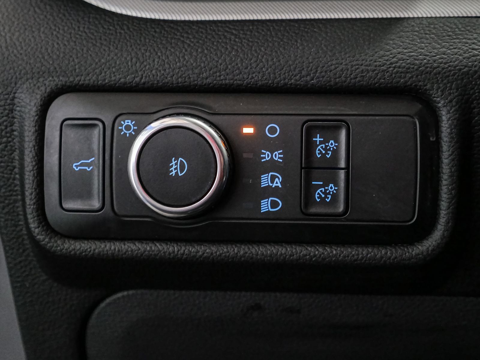 2023 Ford Explorer XLT photo 28
