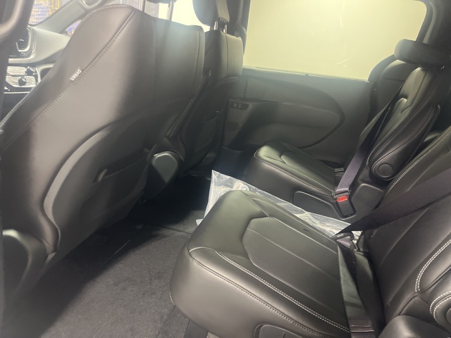 2025 Chrysler Voyager LX photo 25