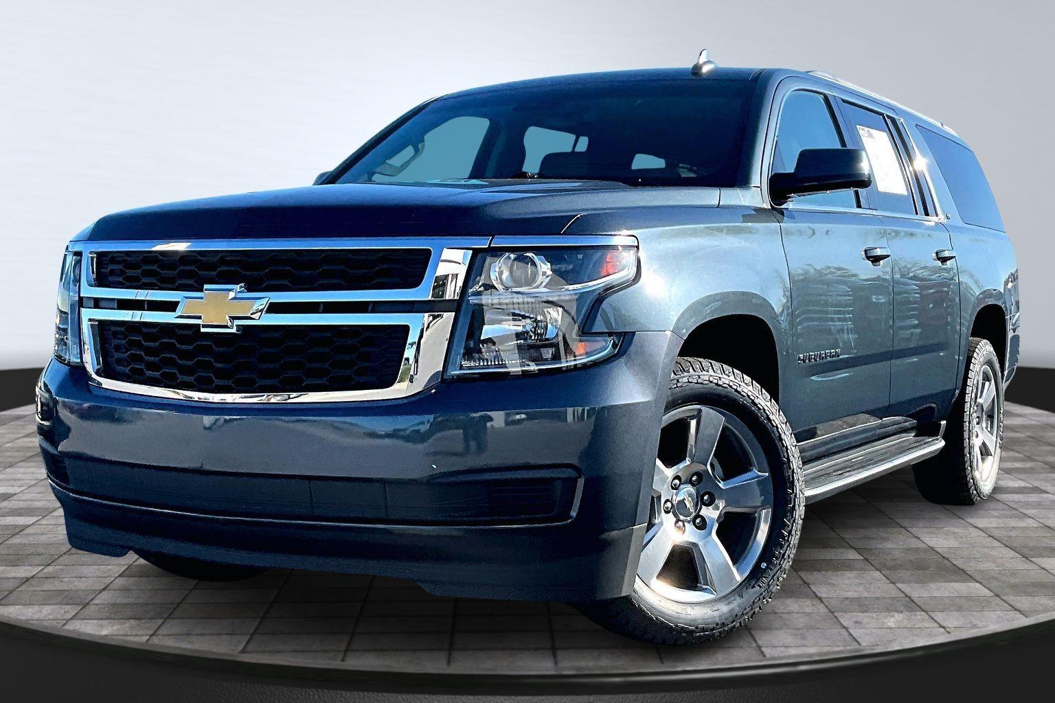 2019 Chevrolet Suburban LT's photo