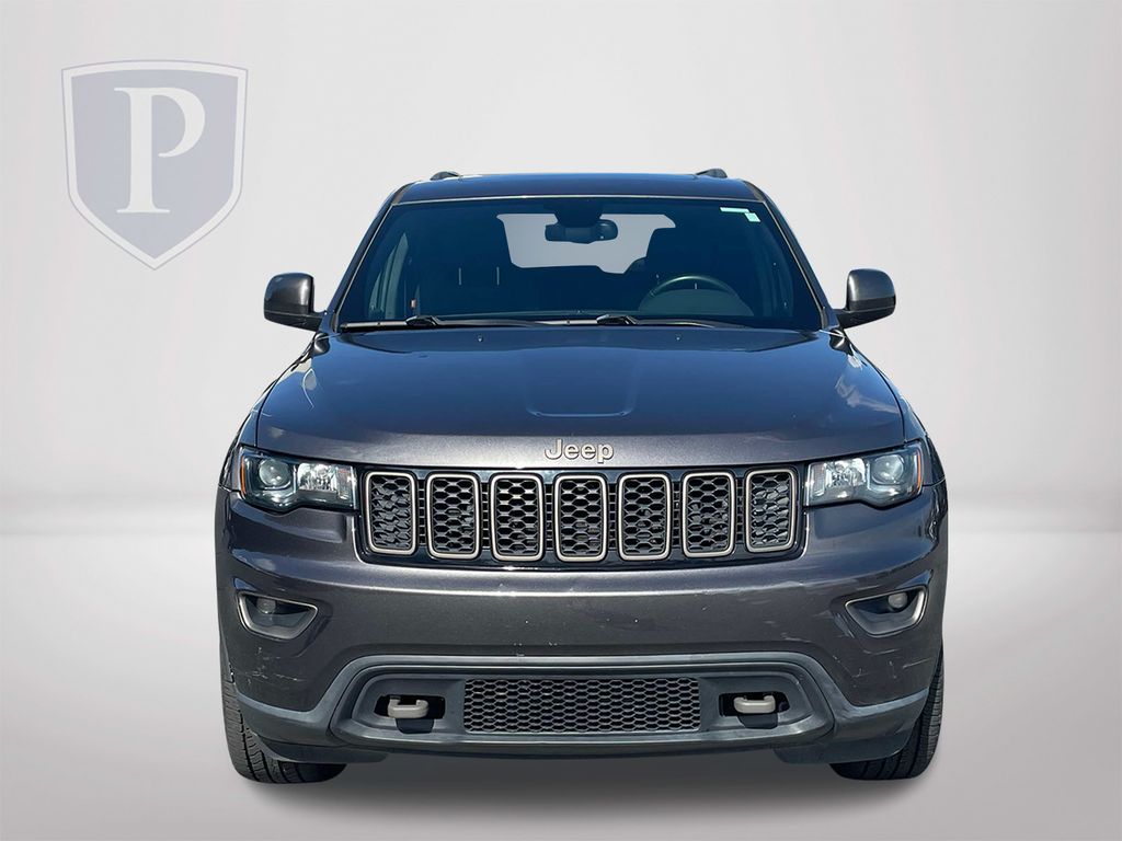 2016 Jeep Grand Cherokee Laredo photo 2