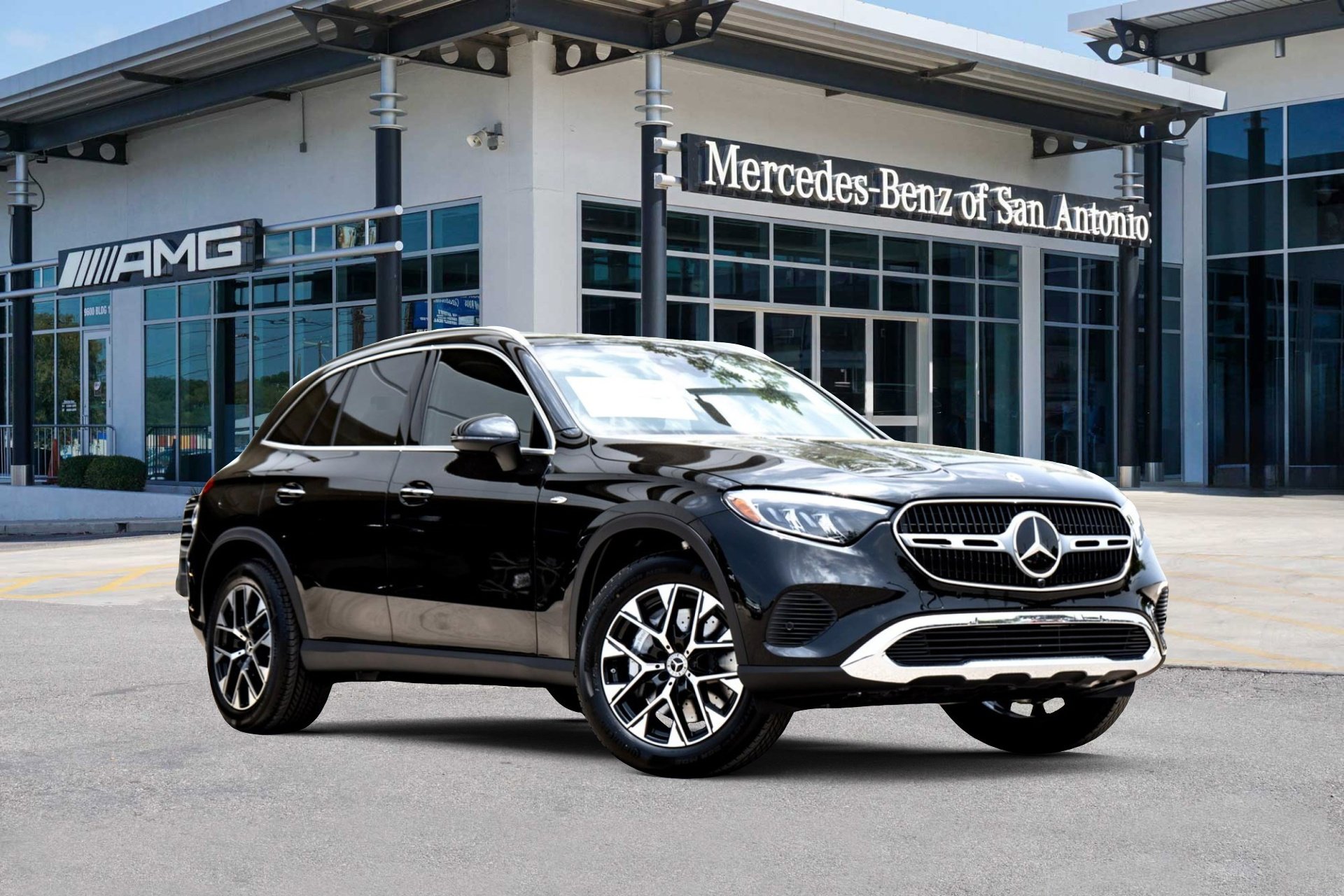2025 Mercedes-Benz GLC Base's photo