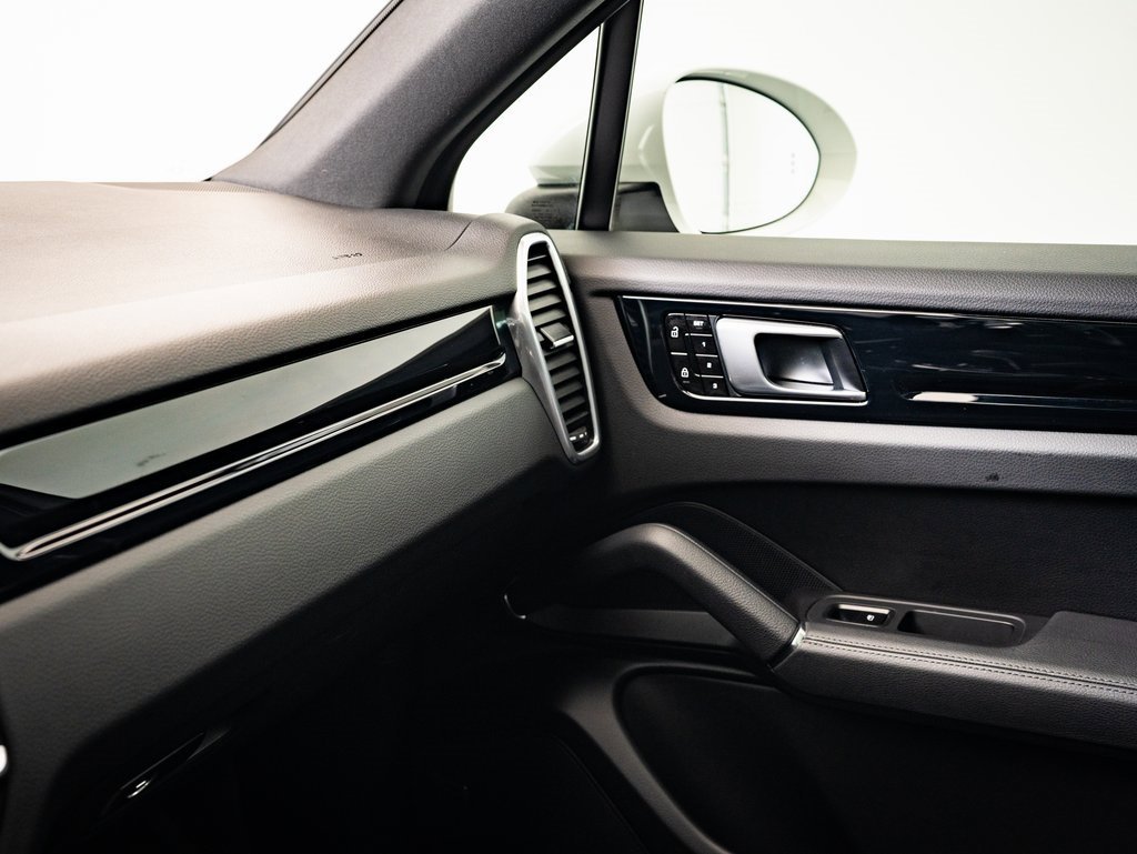 2021 Porsche Cayenne E-Hybrid photo 31