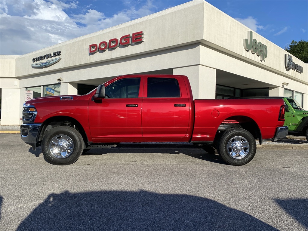 2025 Ram 2500 Tradesman photo 4