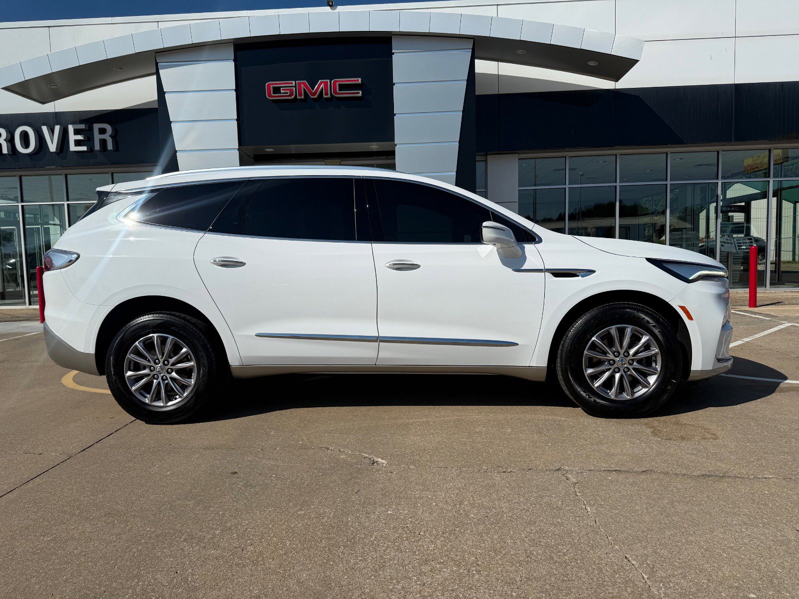 2024 Buick Enclave Premium photo 2
