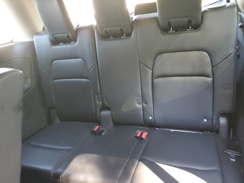 2024 Nissan Pathfinder SL photo 4