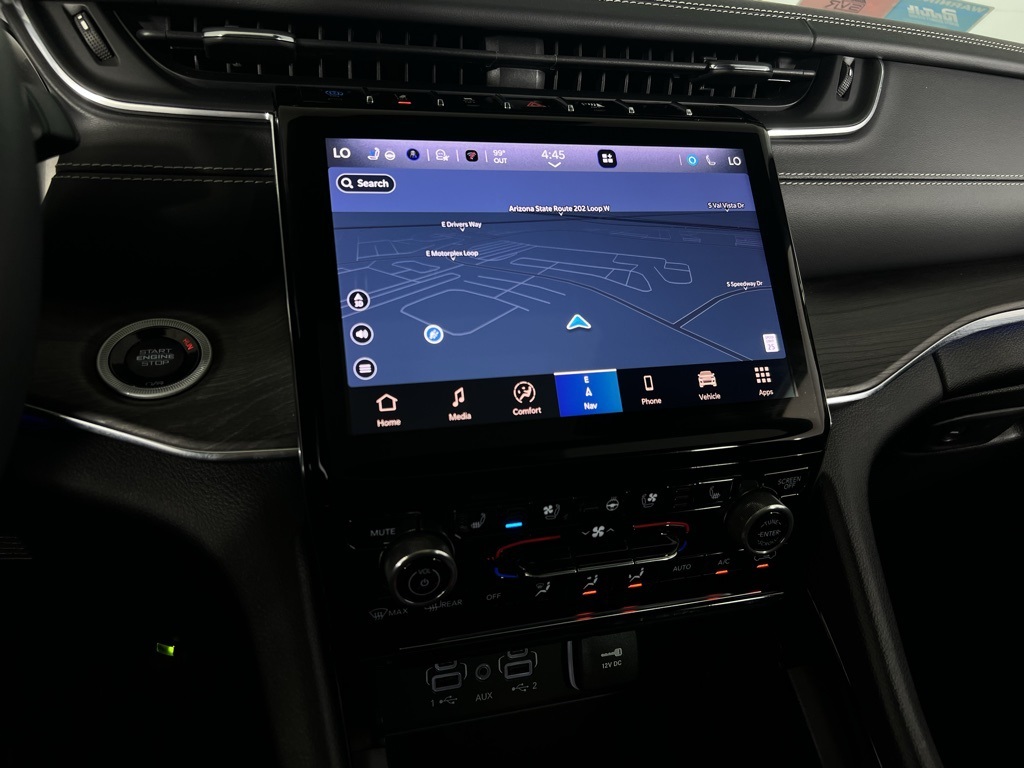 2023 Jeep Grand Cherokee Overland 4xe photo 13