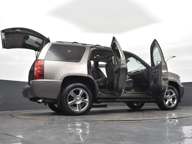 2014 Chevrolet Tahoe LTZ photo 30