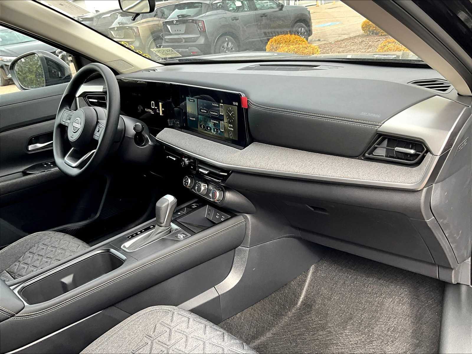 2025 Nissan Kicks SV photo 9