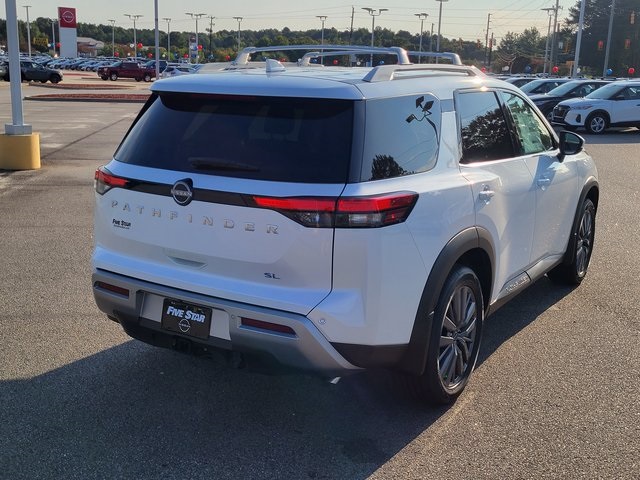 2025 Nissan Pathfinder SL photo 2