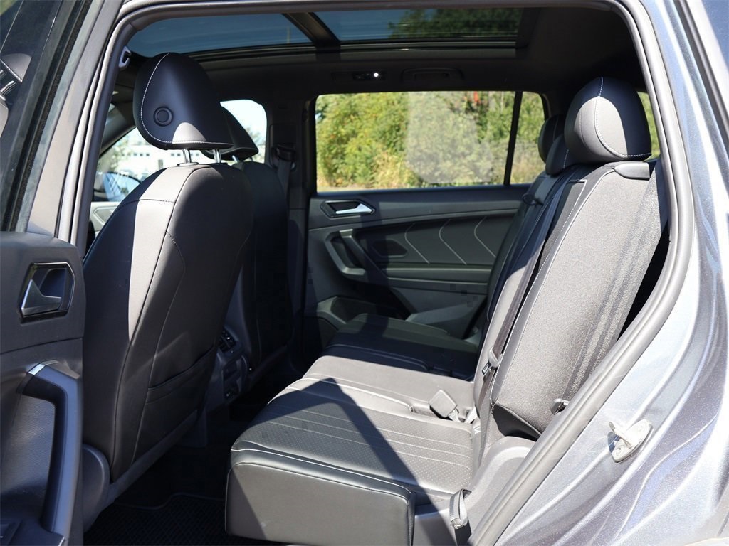 2022 Volkswagen Tiguan SE R-Line Black photo 14