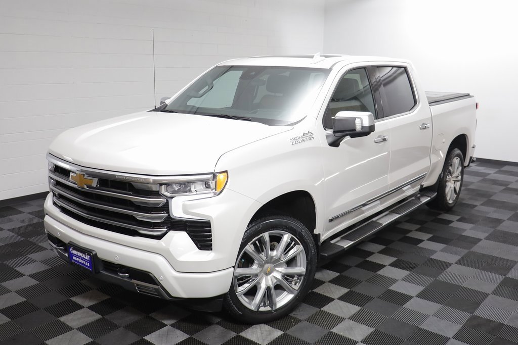 2024 Chevrolet Silverado 1500 High Country photo 2