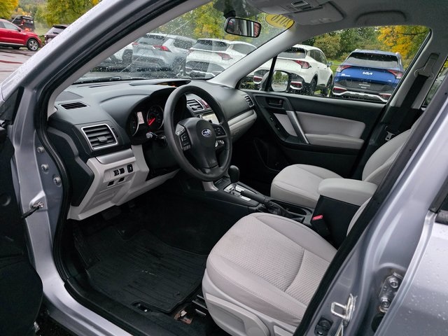 2016 Subaru Forester 2.5i photo 8