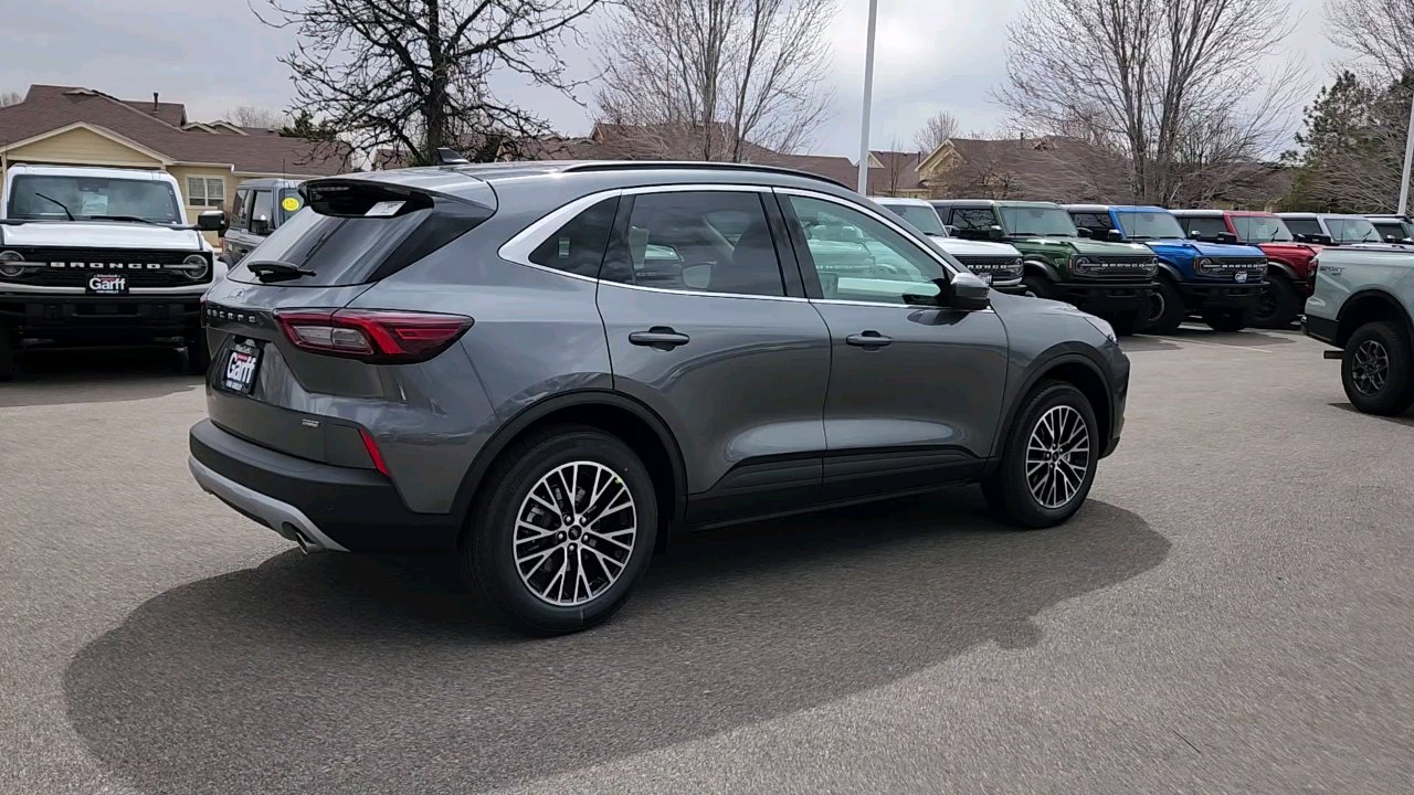 2025 Ford Escape Plug-In Hybrid photo 4