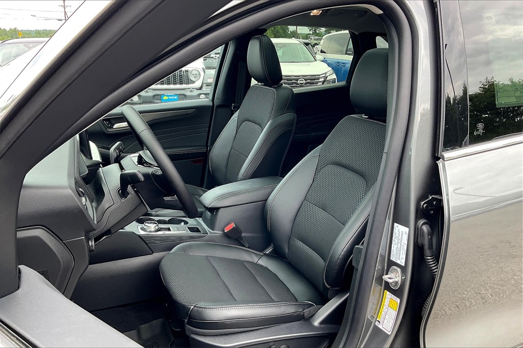 2025 Ford Escape Plug-In Hybrid Base photo 9