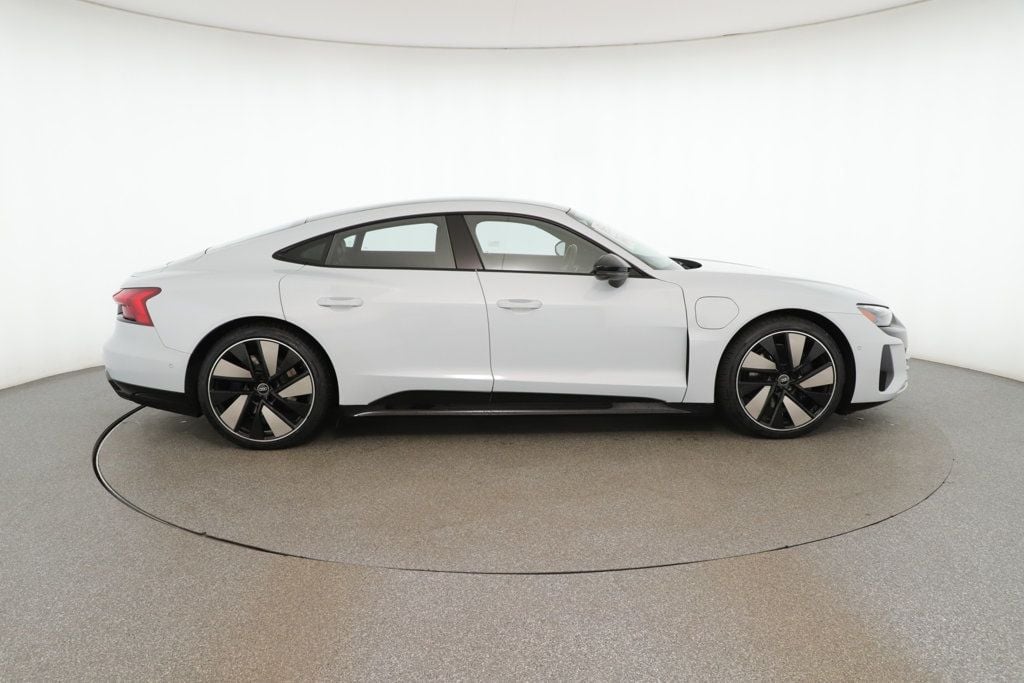 2024 Audi e-tron GT Prestige photo 4