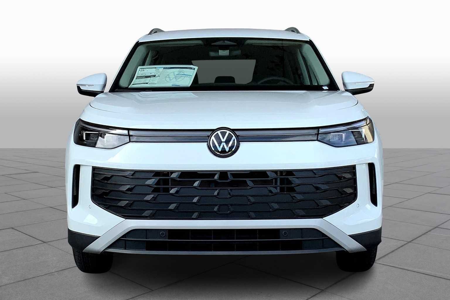 2025 Volkswagen Tiguan S photo 3