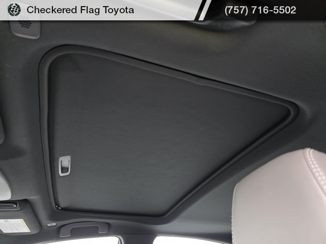 2025 Toyota Camry SE photo 22