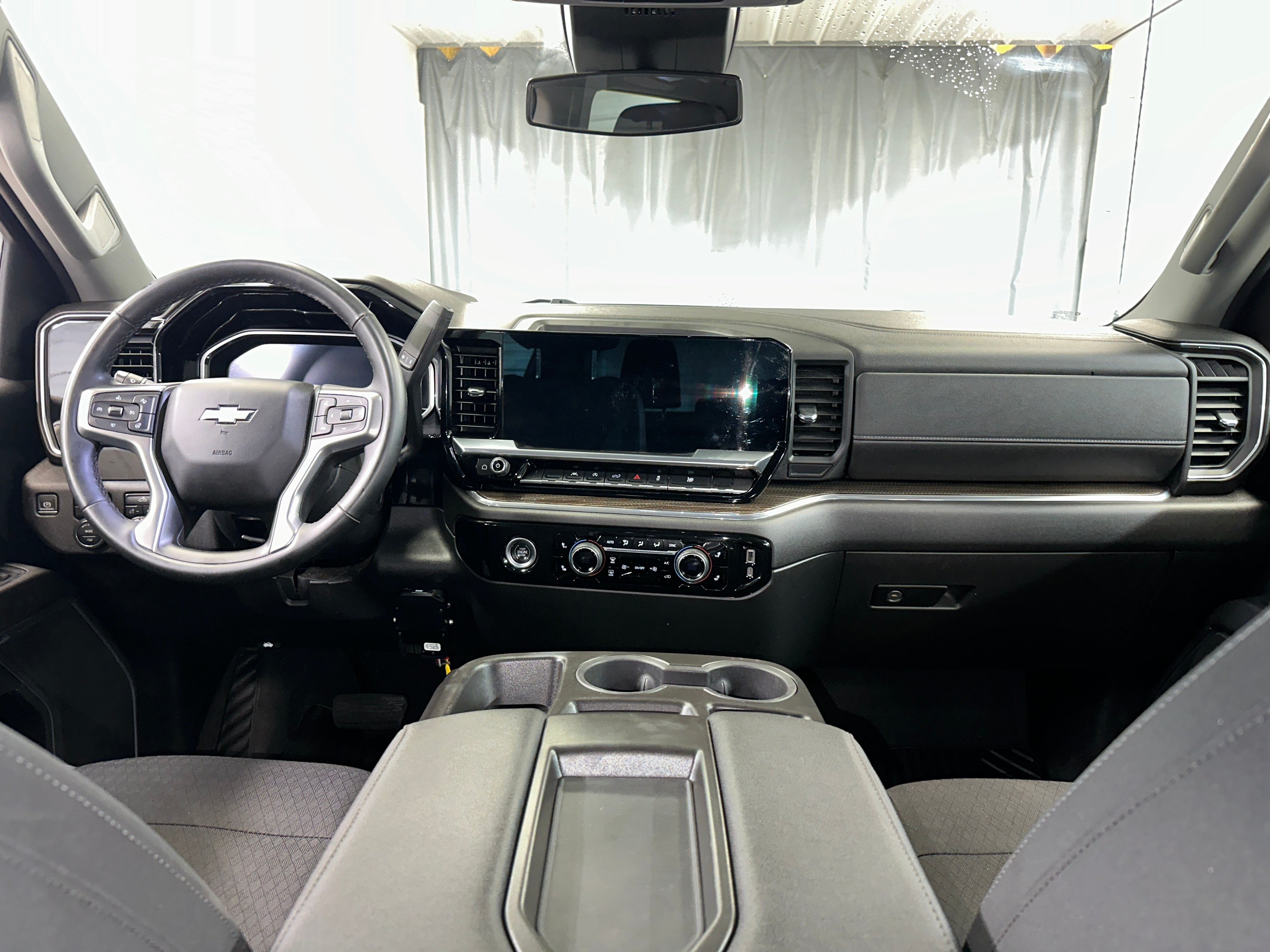 2023 Chevrolet Silverado 1500 LT photo 4