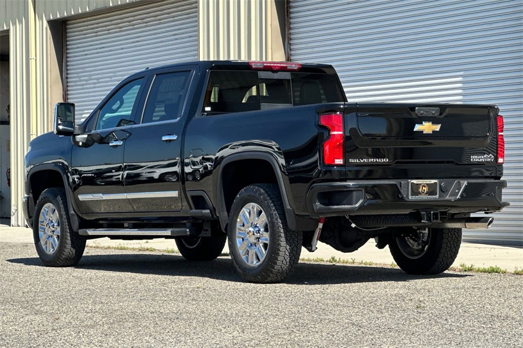 2025 Chevrolet Silverado 3500HD High Country photo 4