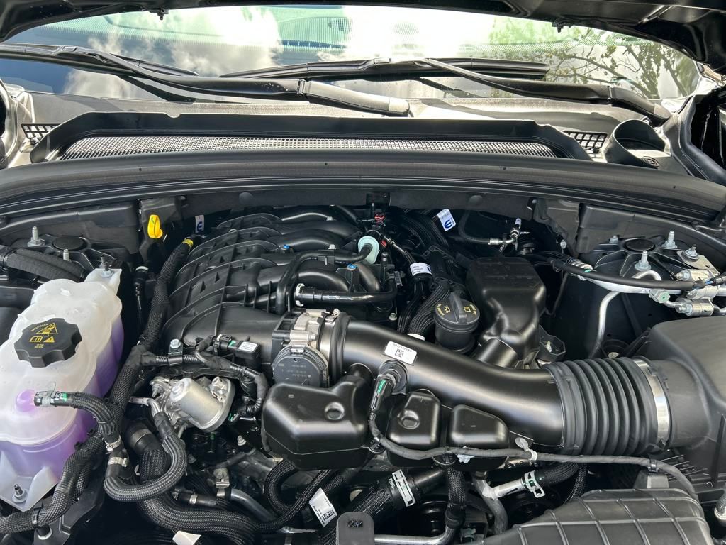 2025 Jeep Grand Cherokee Laredo photo 9
