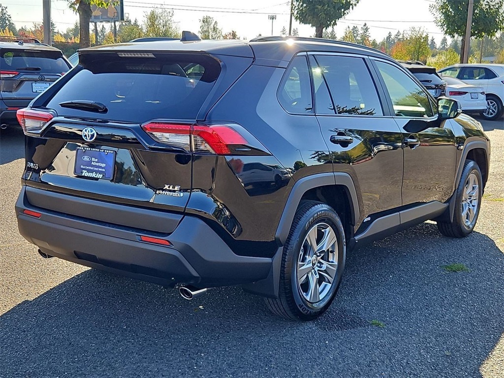 2023 Toyota RAV4 Hybrid XLE photo 5