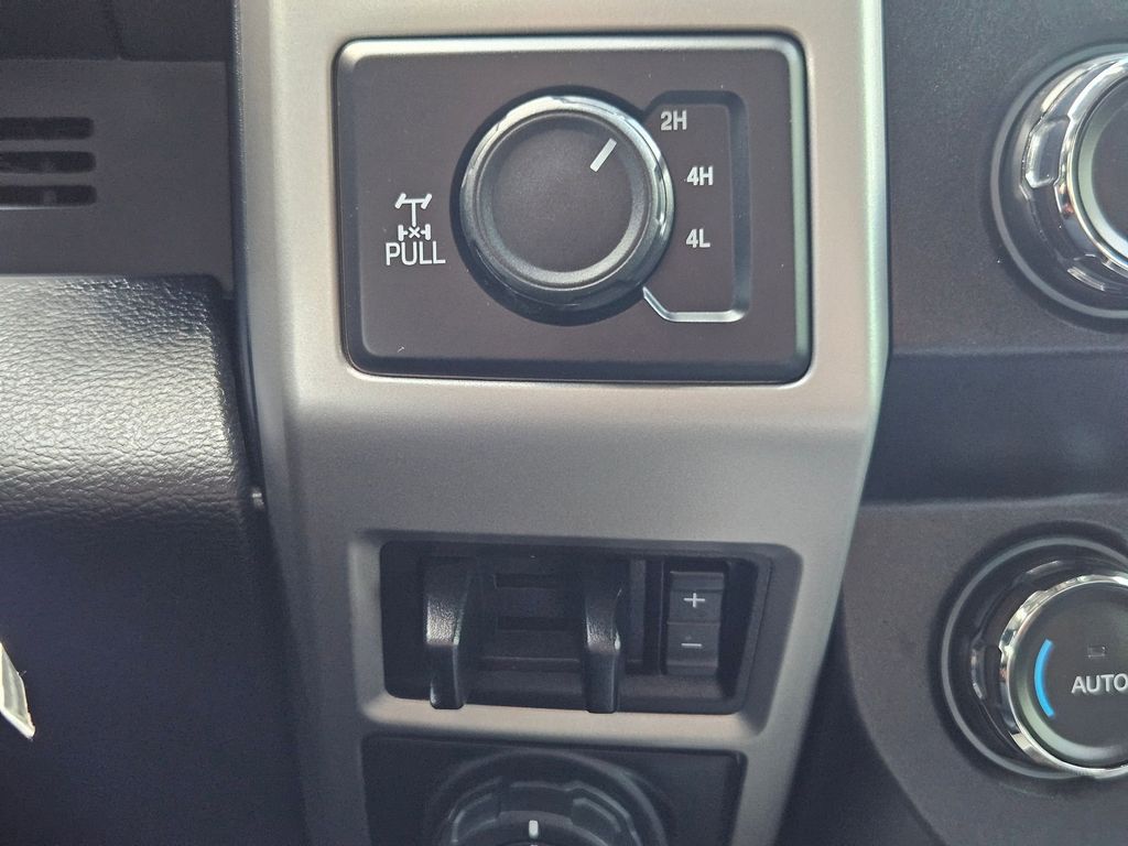 2021 Ford F-250 Lariat photo 25