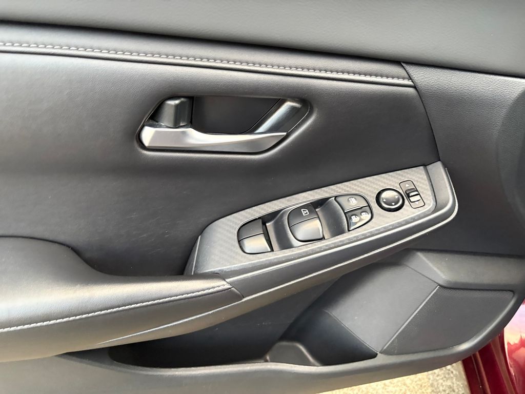 2022 Nissan Sentra SV photo 13
