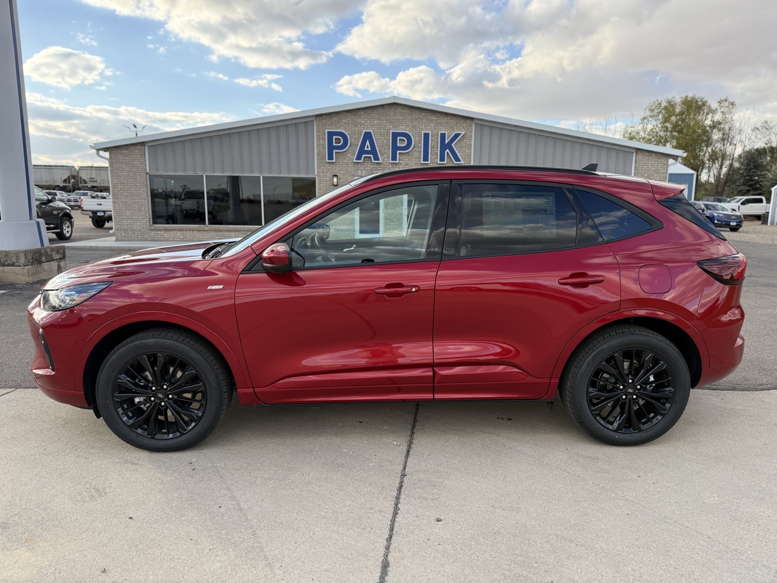 2026 Ford Escape ST-Line Elite photo 2