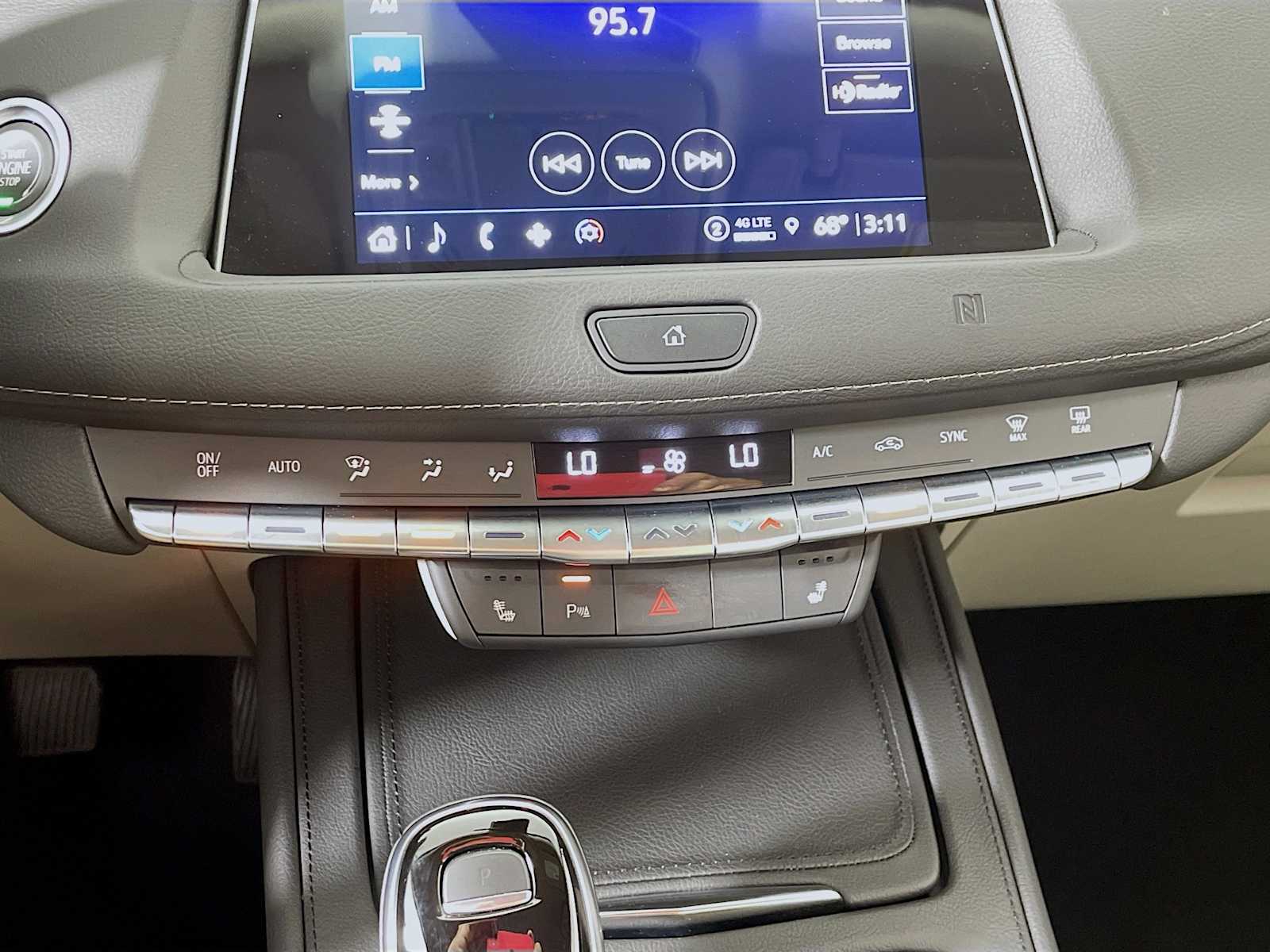 2021 Cadillac XT4 Premium Luxury photo 13