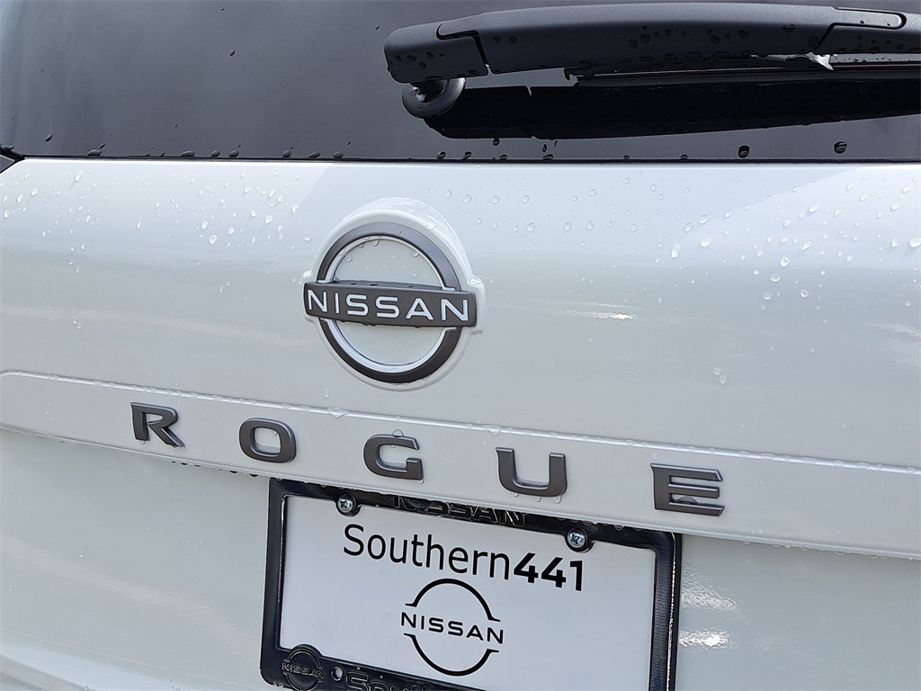 2026 Nissan Rogue SV photo 9