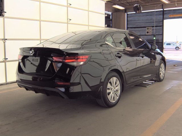 2022 Nissan Sentra S photo 2