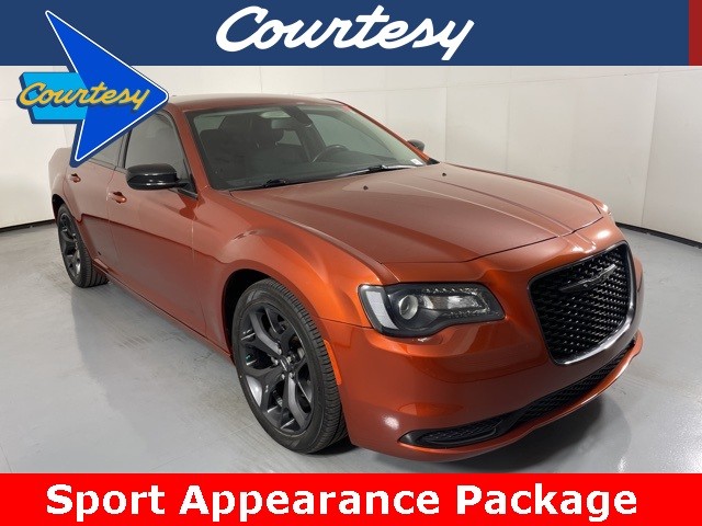 2021 Chrysler 300 Touring