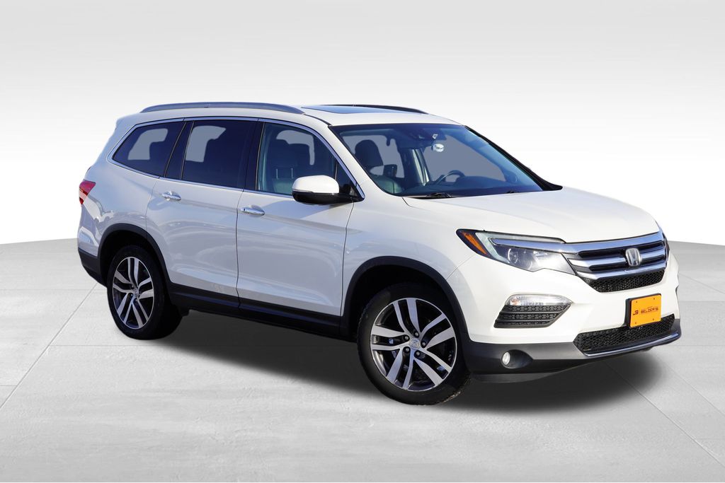 2018 Honda Pilot Elite's photo