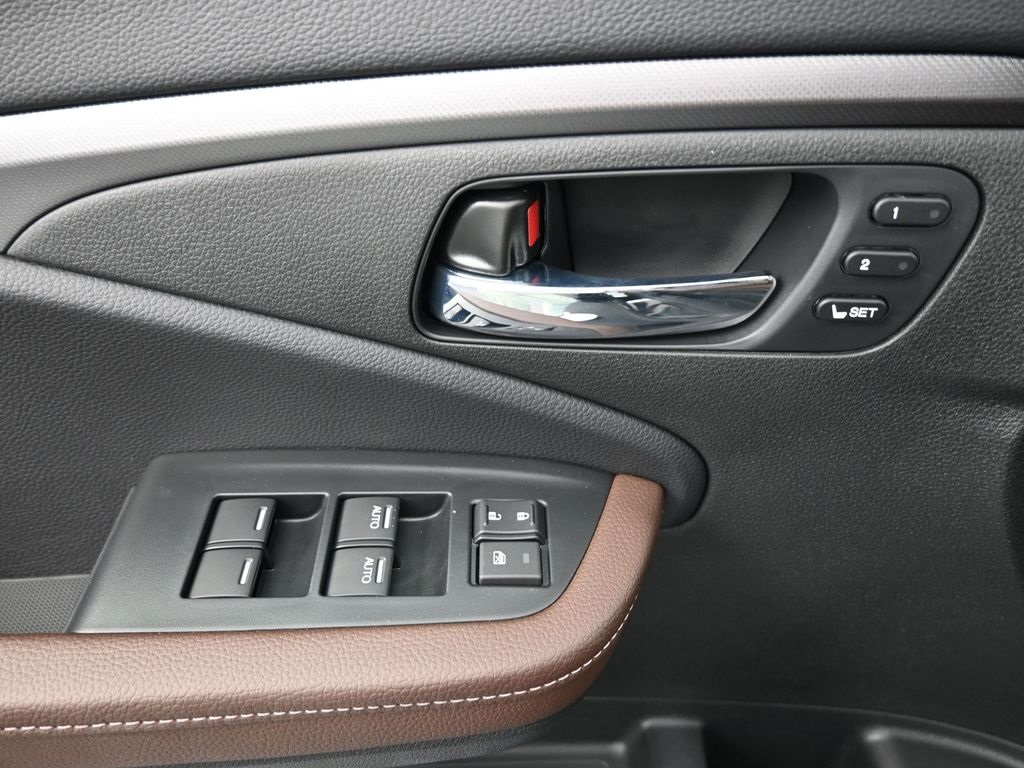 2025 Honda Ridgeline RTL photo 11