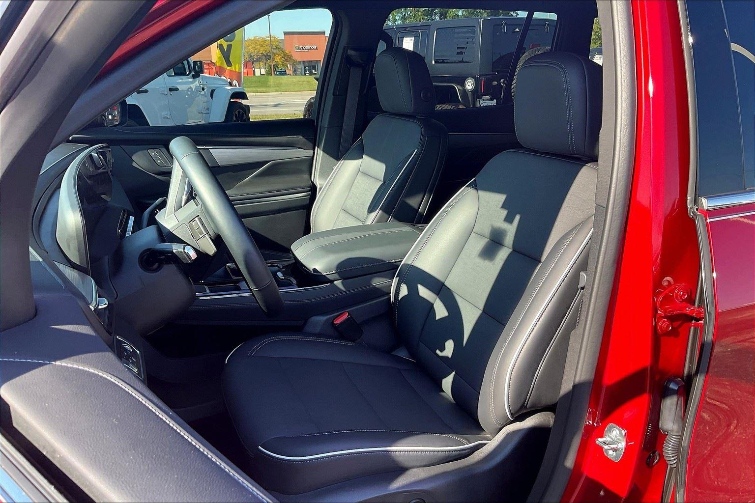 2025 Buick Enclave Preferred photo 3