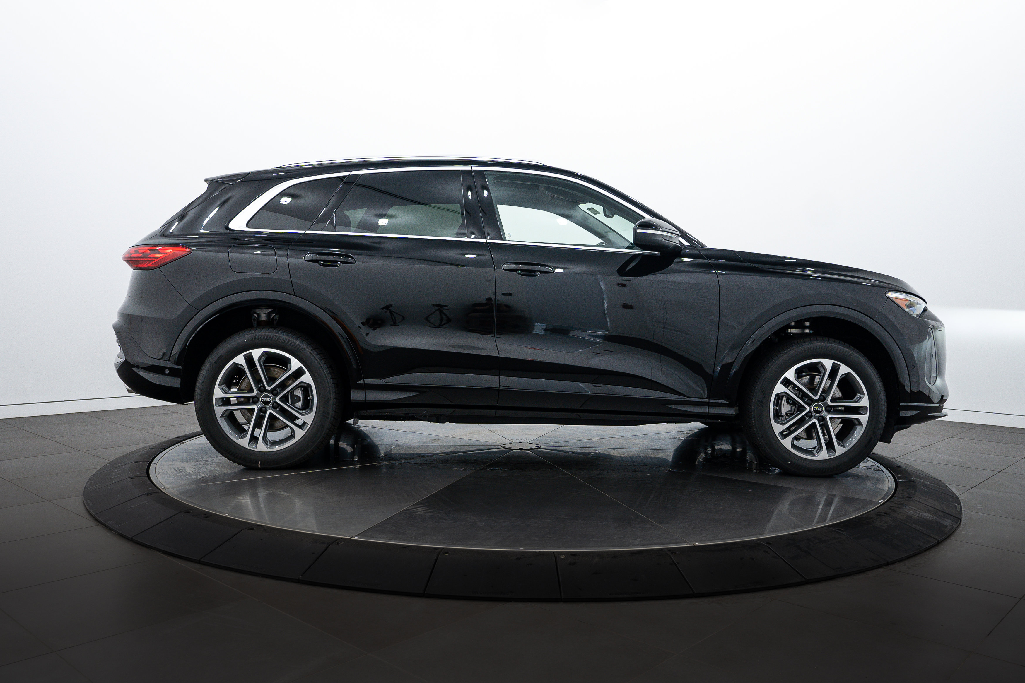 2025 Audi Q5 Premium Plus photo 3