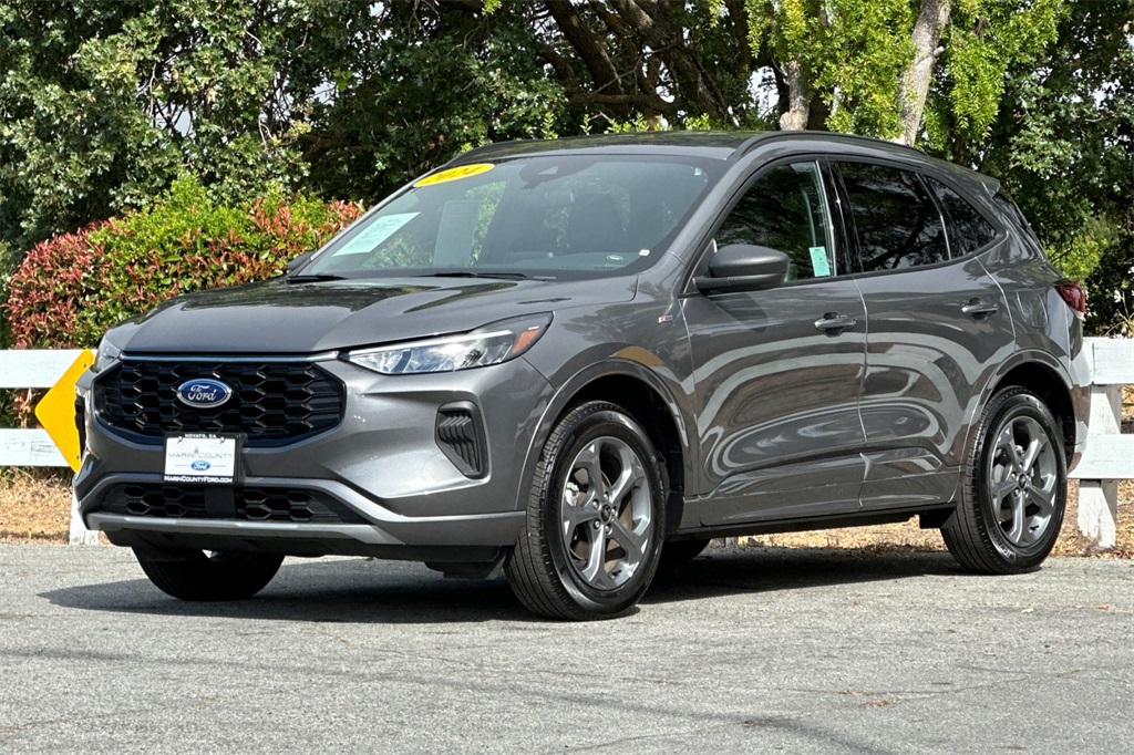 2024 Ford Escape ST-Line photo 8