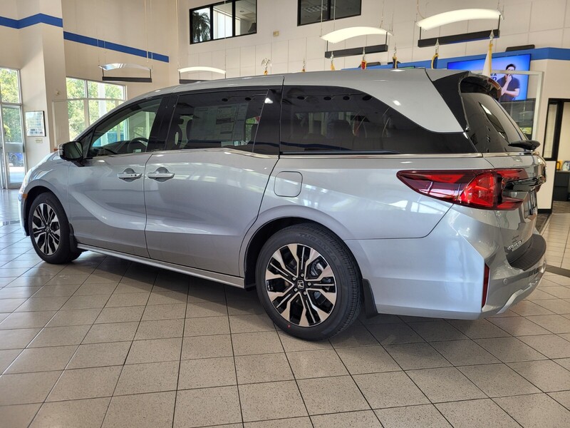2026 Honda Odyssey Elite photo 5